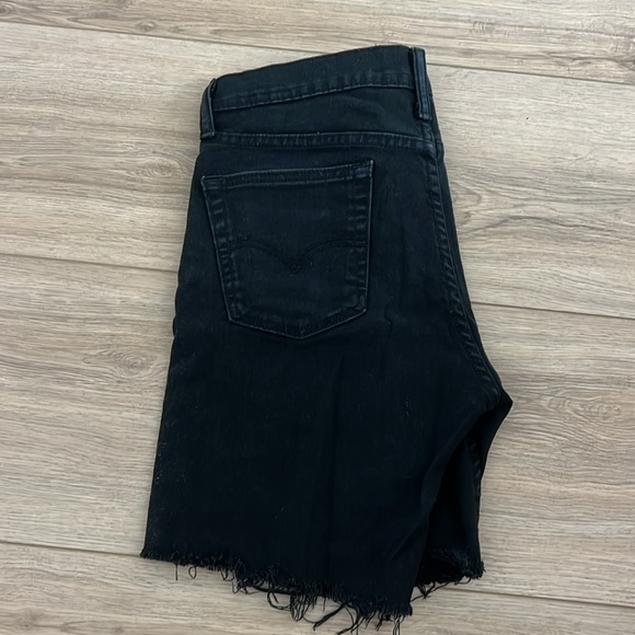 Vintage Levi Shorts - Picture 3 of 5